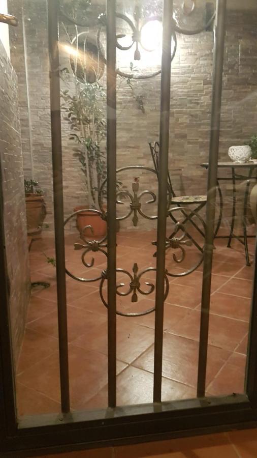 Casa Del Parlamento Apartman Palermo Kültér fotó